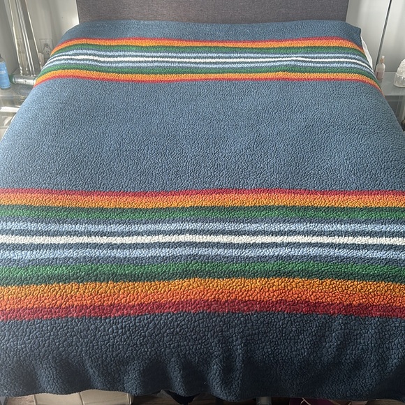 Pendleton Other - Pendleton Grand Canyon Multi Stripe Sherpa Fleece Blanket